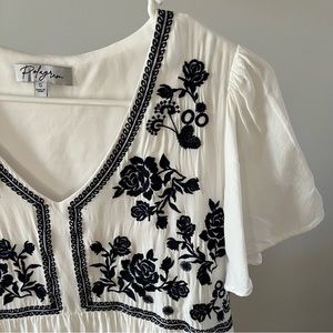 POLAGRAM EMBROIDERED BLUE & WHITE FLORAL PEPLUM BLOUSE🪴